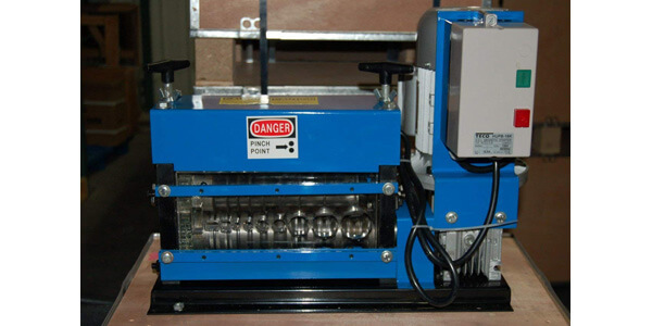 Machine for Stripping Copper Cable by BLUEROCK